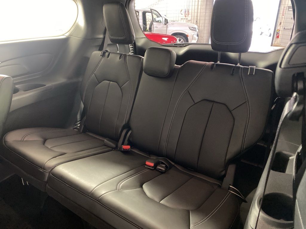 Used 2026 White Chrysler Select image 16