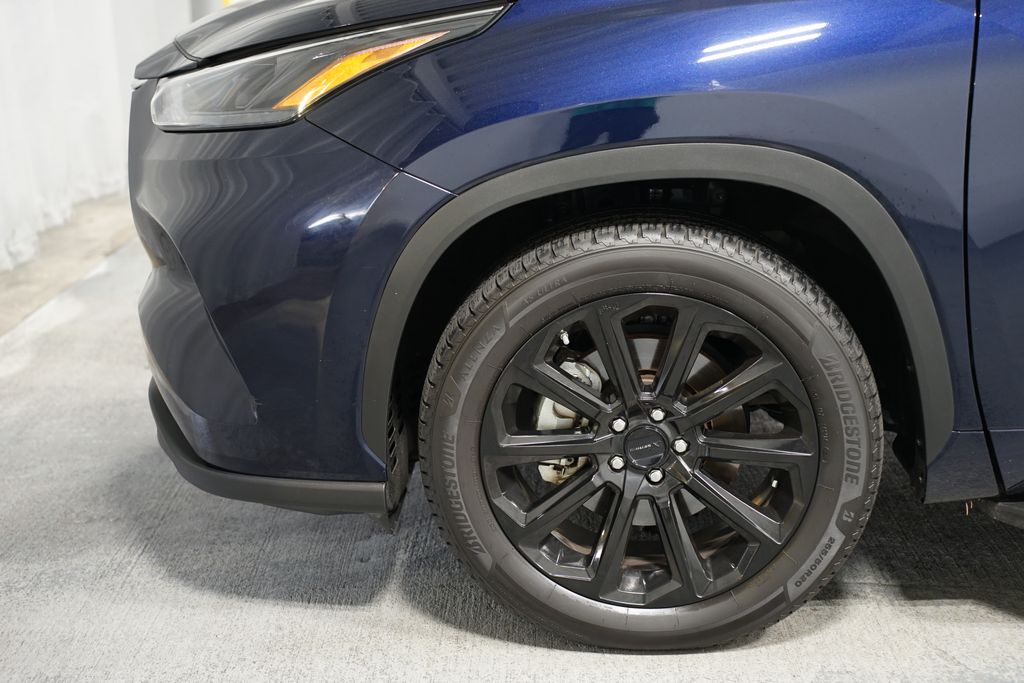 Thumbnail: 2023 Toyota Highlander - 5