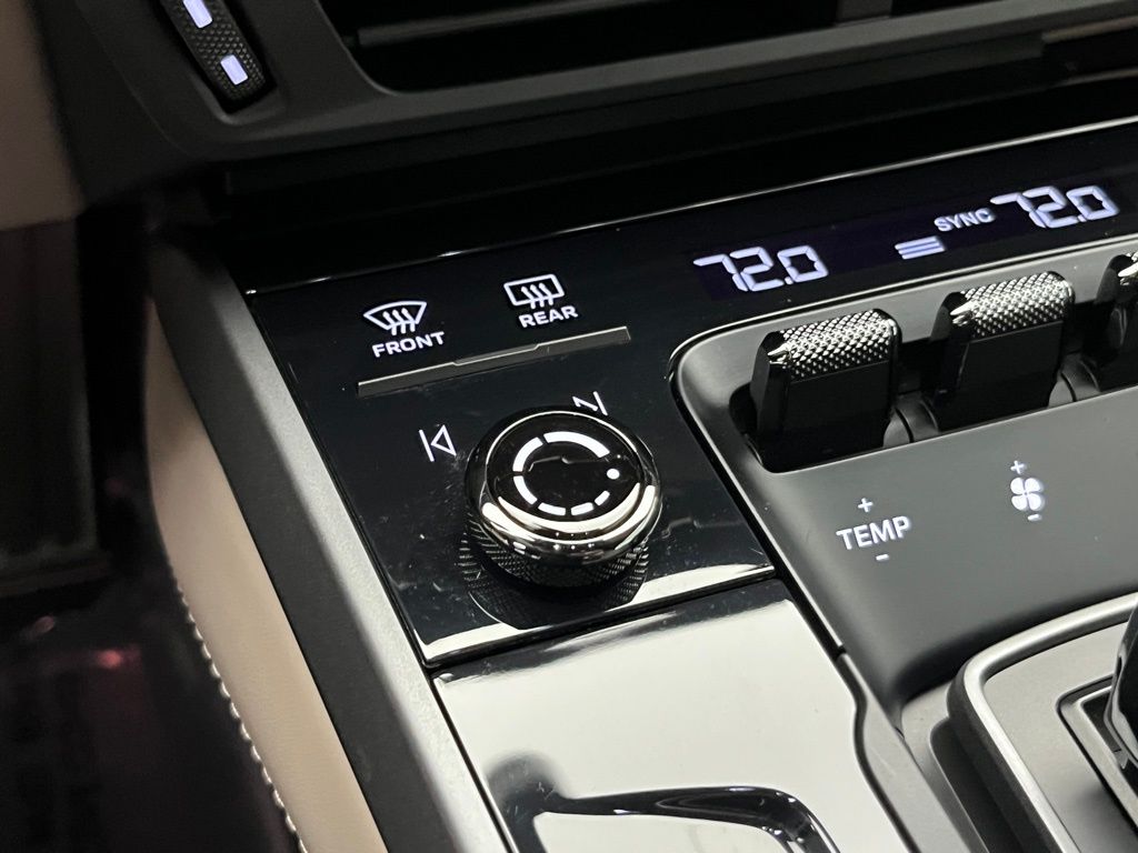 Thumbnail: 2025 Porsche 911 - 23