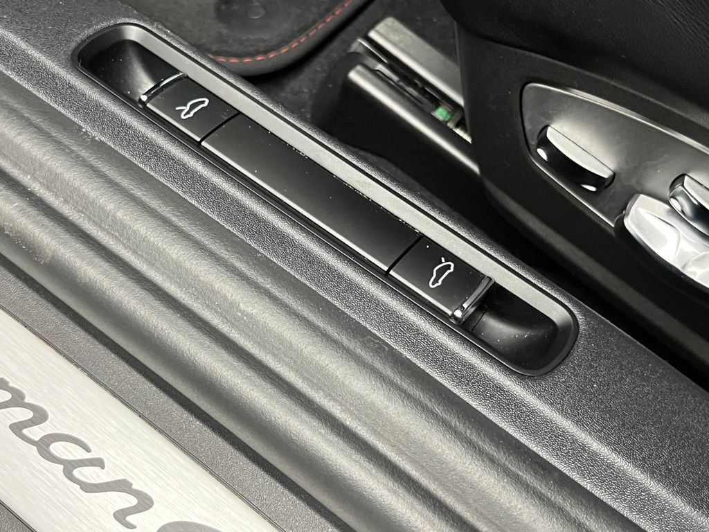 Thumbnail: 2023 Porsche 718 Cayman - 31