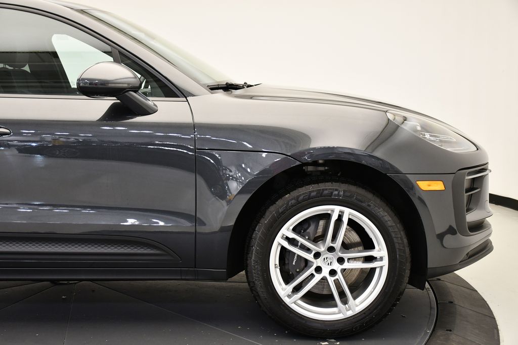 2025 Porsche Macan  15