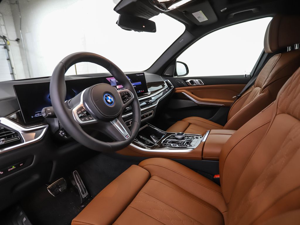 Thumbnail: 2026 BMW X5 - 10