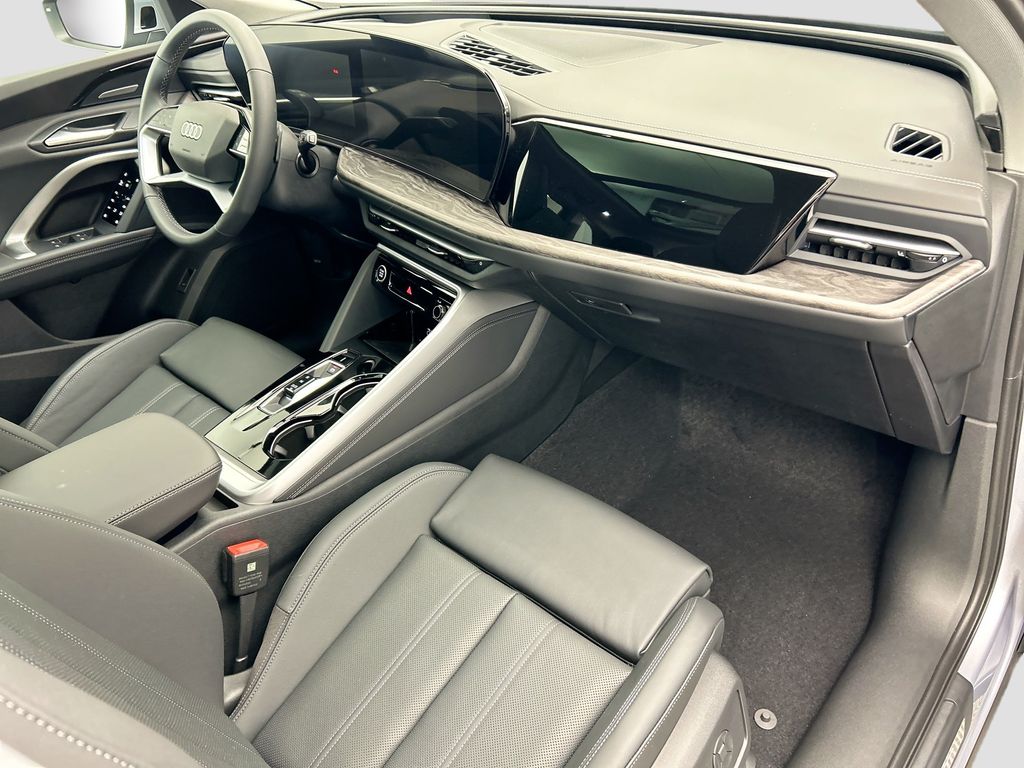 Thumbnail: 2025 Audi Q5 - 17