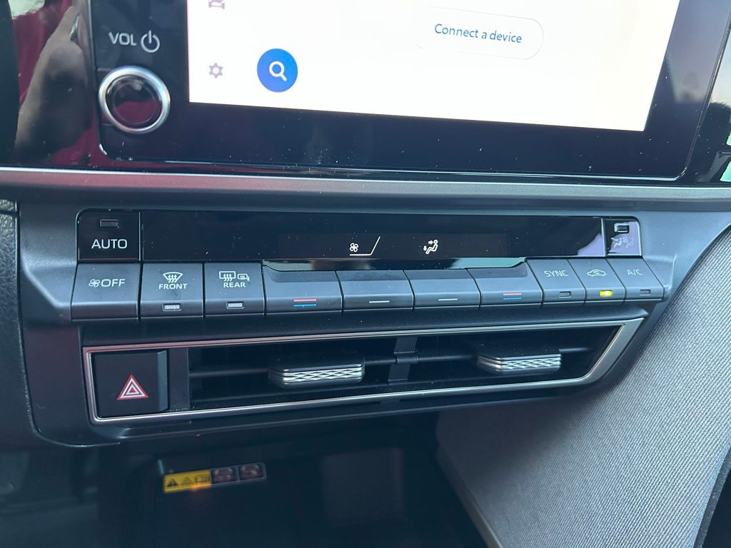 Thumbnail: 2025 Toyota Camry - 25