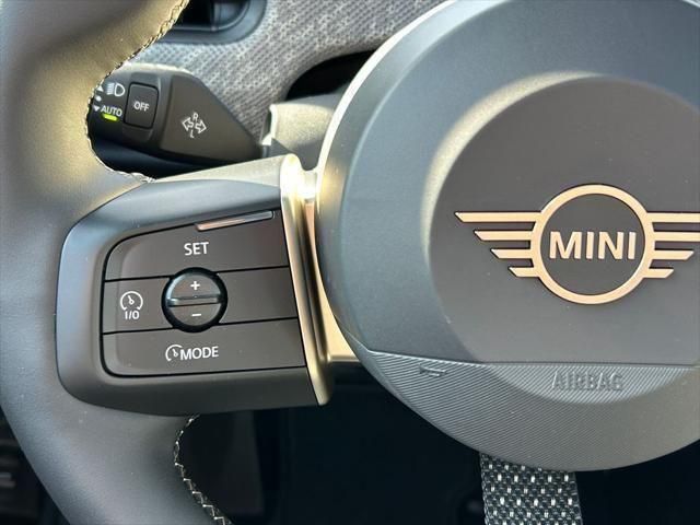 Thumbnail: 2026 MINI Cooper - 17