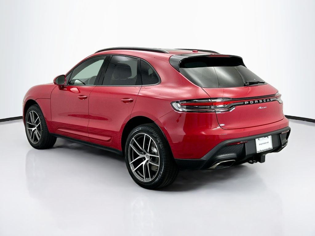 Thumbnail: 2026 Porsche Macan - 3