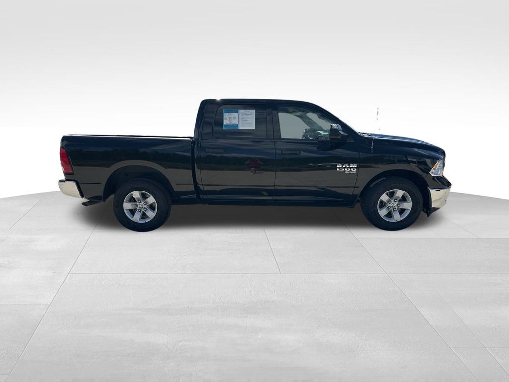 2023 Diamond Black Crystal Pearlcoat Ram 1500 Classic SLT RWD Truck