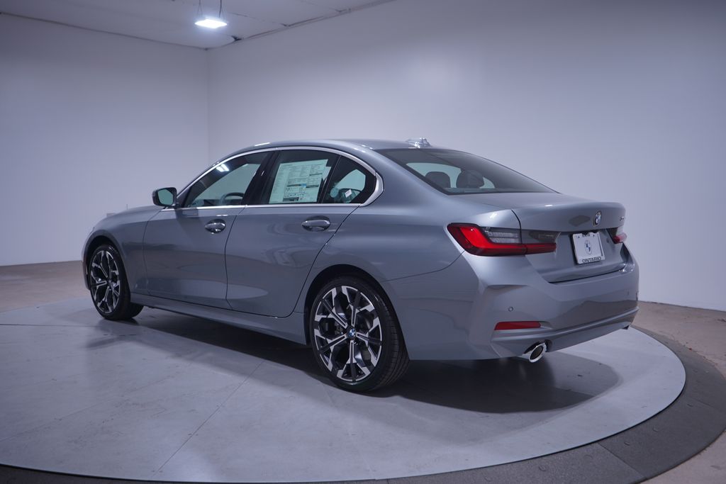 Thumbnail: 2025 BMW 3 Series - 3