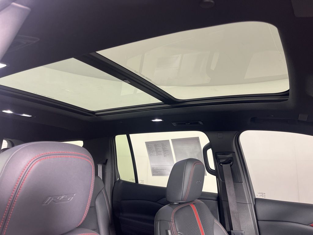 Thumbnail: 2024 Chevrolet Traverse - 6