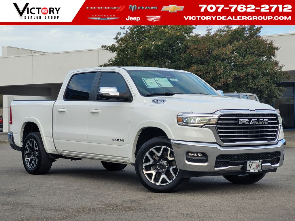 2025 RAM 1500 Laramie Crew Cab 4WD