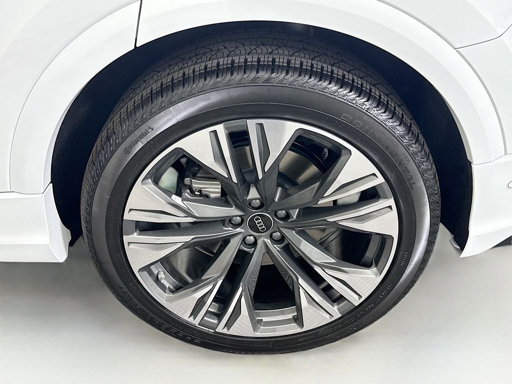 Thumbnail: 2026 Audi Q8 - 30