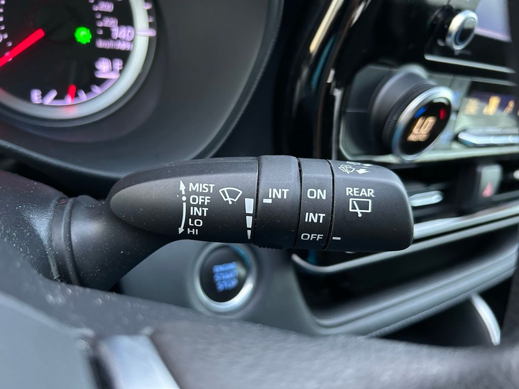 Thumbnail: 2021 Toyota Highlander - 22