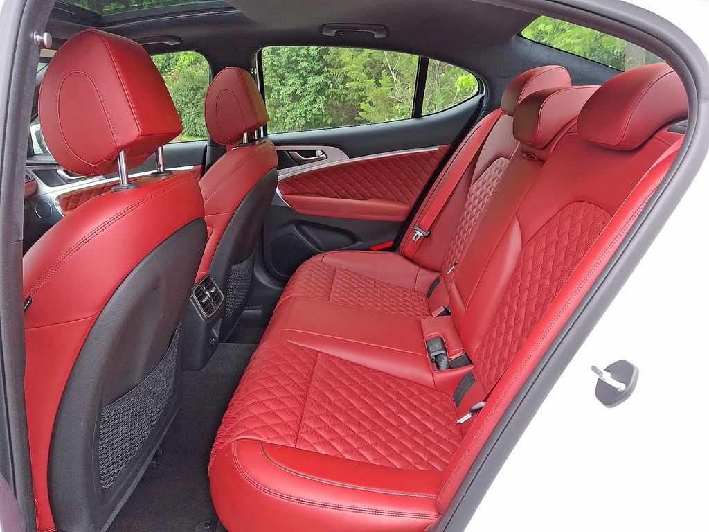 2023 Genesis G70 3.3T 10