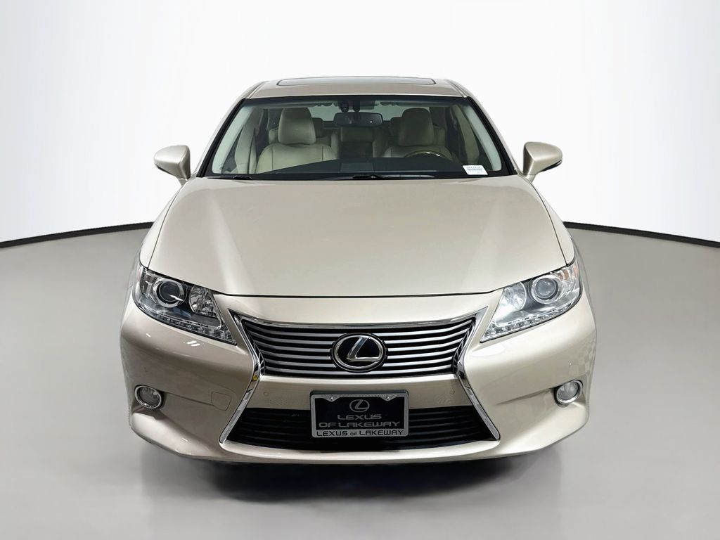Thumbnail: 2014 Lexus ES - 2