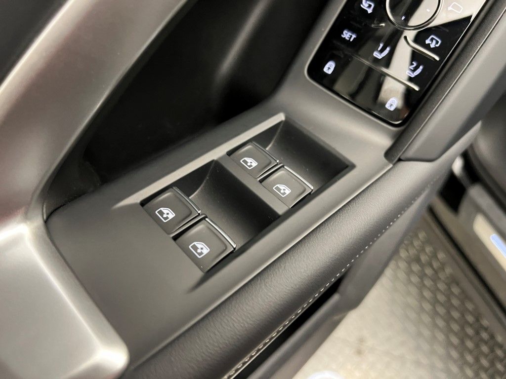 Thumbnail: 2025 Audi Q5 - 30