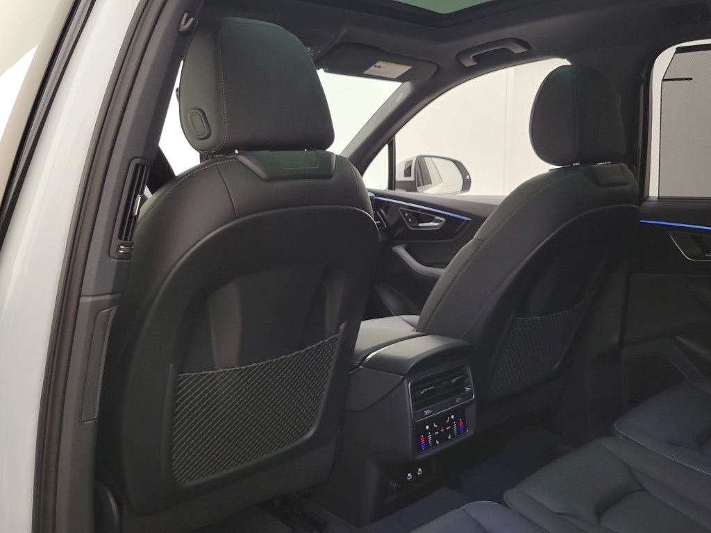 Thumbnail: 2026 Audi Q7 - 27