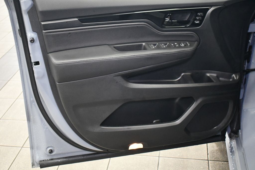 Thumbnail: 2023 Honda Odyssey - 15