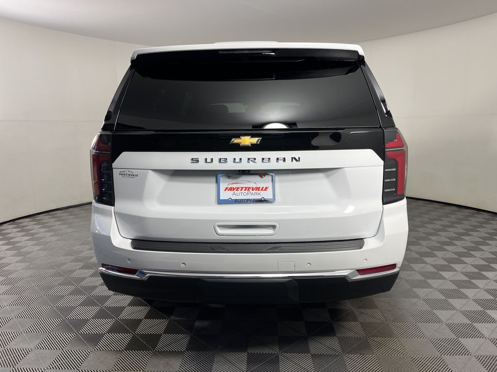 Thumbnail: 2025 Chevrolet Suburban - 4