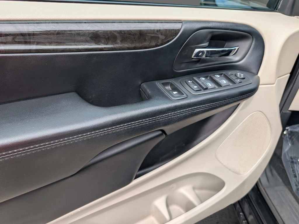 2019 Dodge Grand Caravan SE - Photo 13