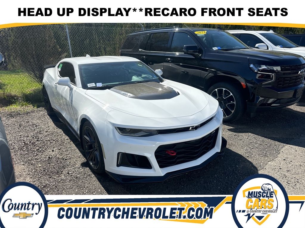 Summit White 2018 Chevrolet Camaro ZL1 Coupe RWD Coupe Rear-Wheel Drive 6-Speed Manual