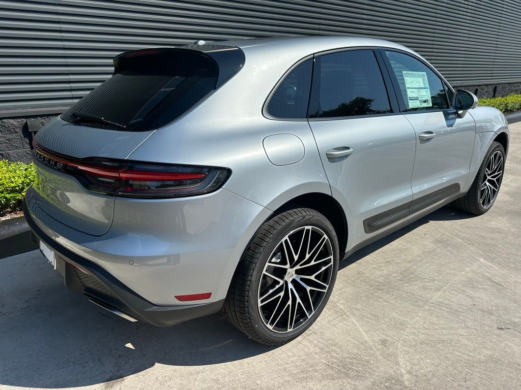 Thumbnail: 2026 Porsche Macan - 9