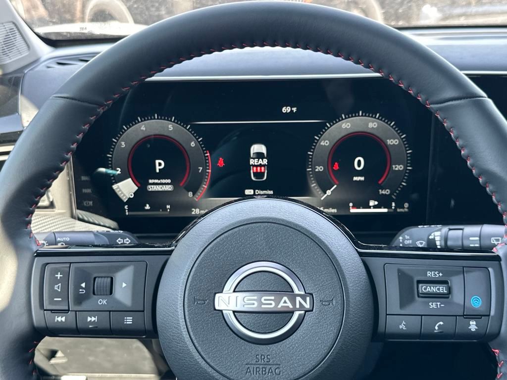 2025 Nissan Kicks SR photo