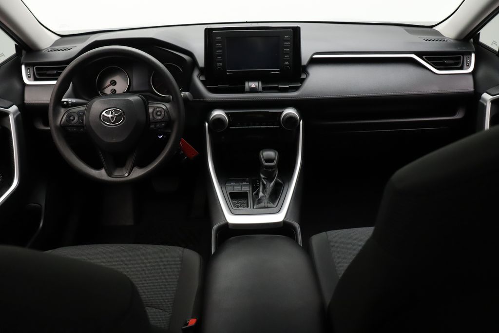 2022 Toyota RAV4 LE 24