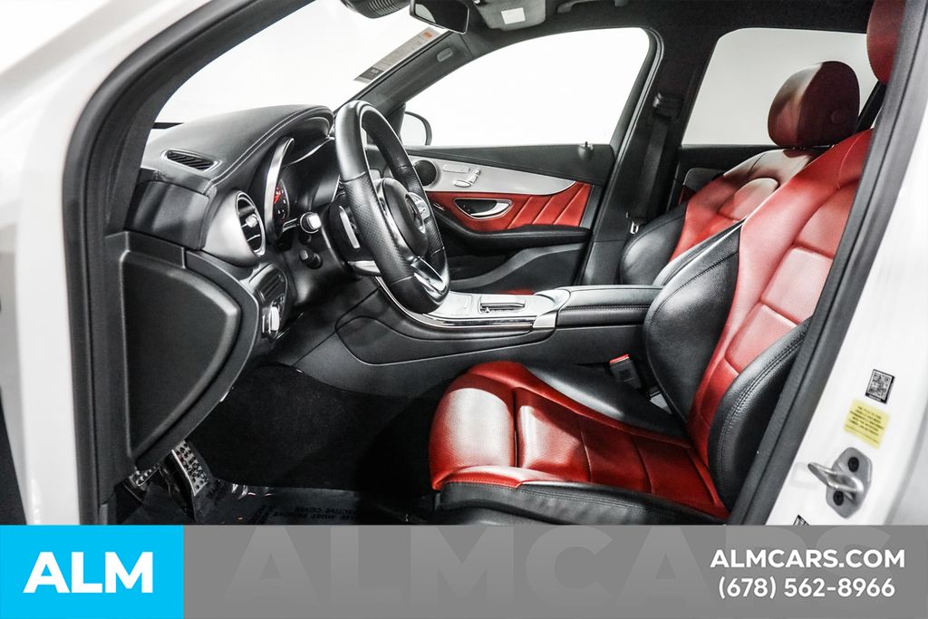 Used 2022 White Mercedes-Benz GLC 300 image 10
