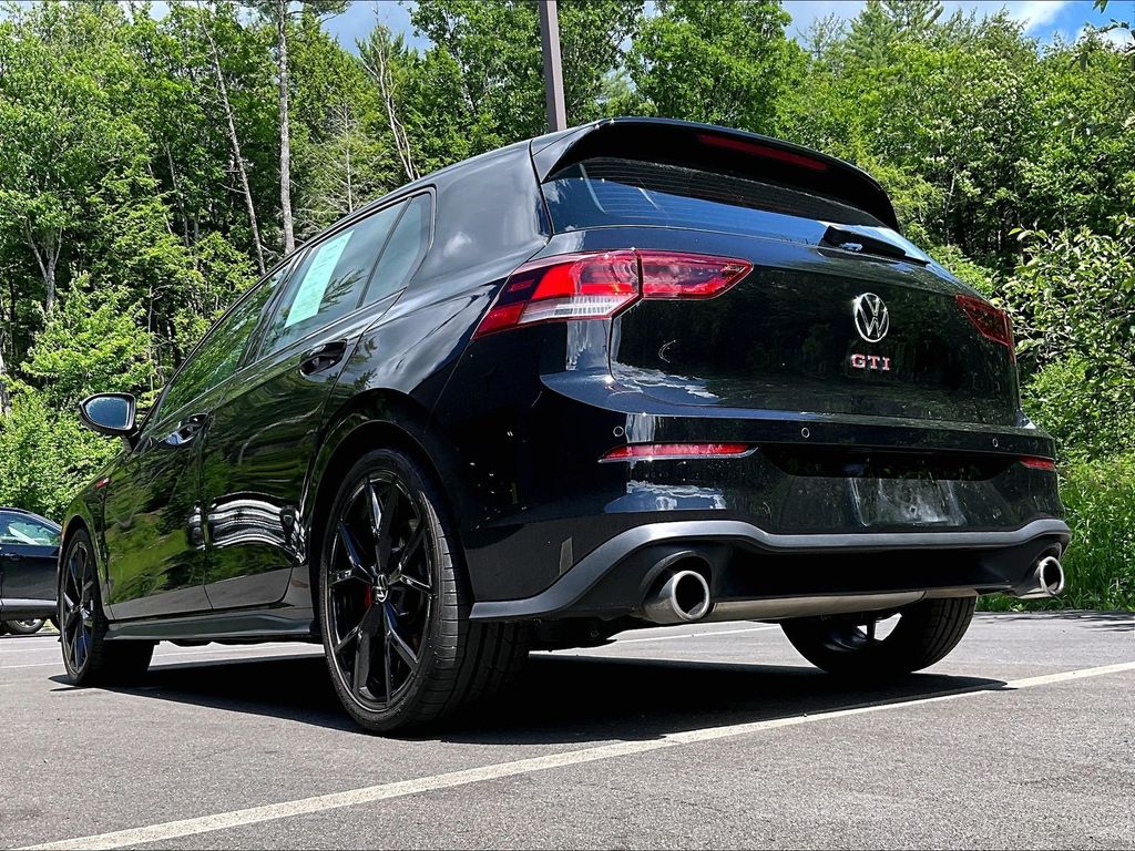 2024 Volkswagen Golf GTI — photo 6