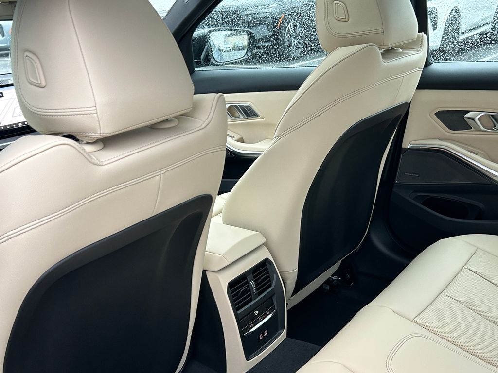 Thumbnail: 2026 BMW 3 Series - 31