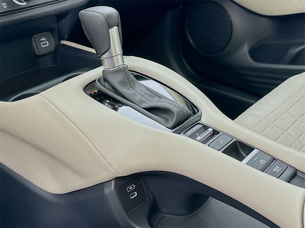 2025 Honda HR-V LX photo