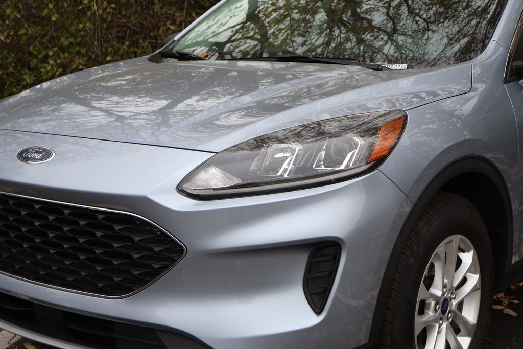 Thumbnail: 2022 Ford Escape - 3