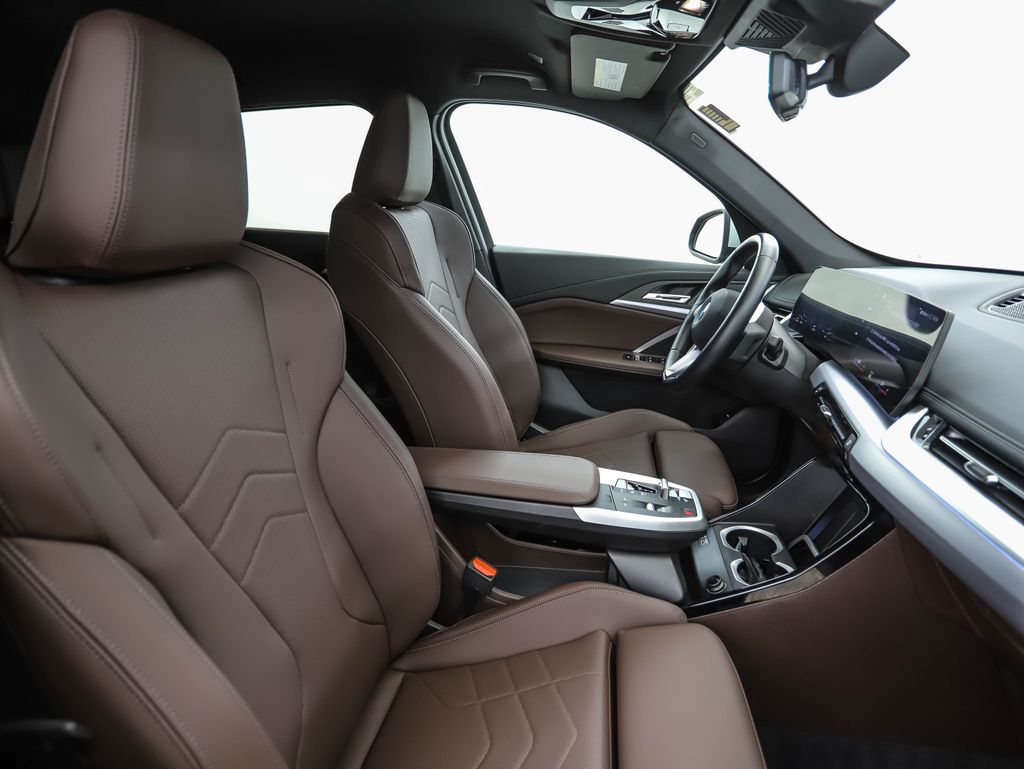 Thumbnail: 2023 BMW X1 - 31