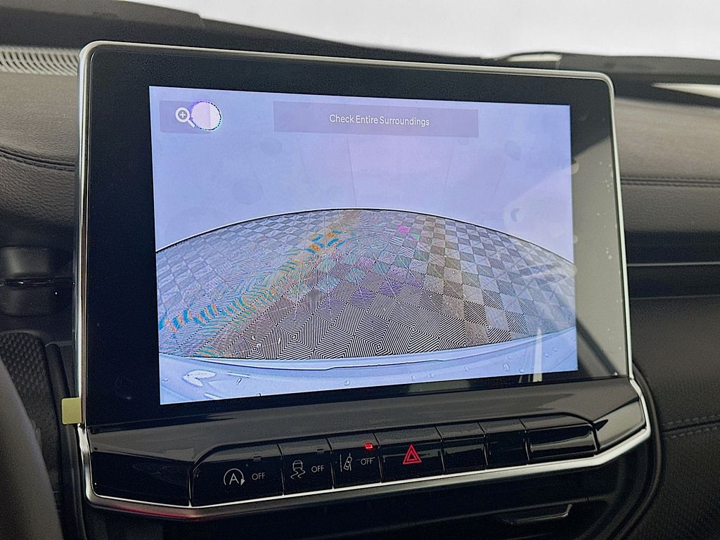 New 2026 Silver Jeep Latitude Altitude image 15