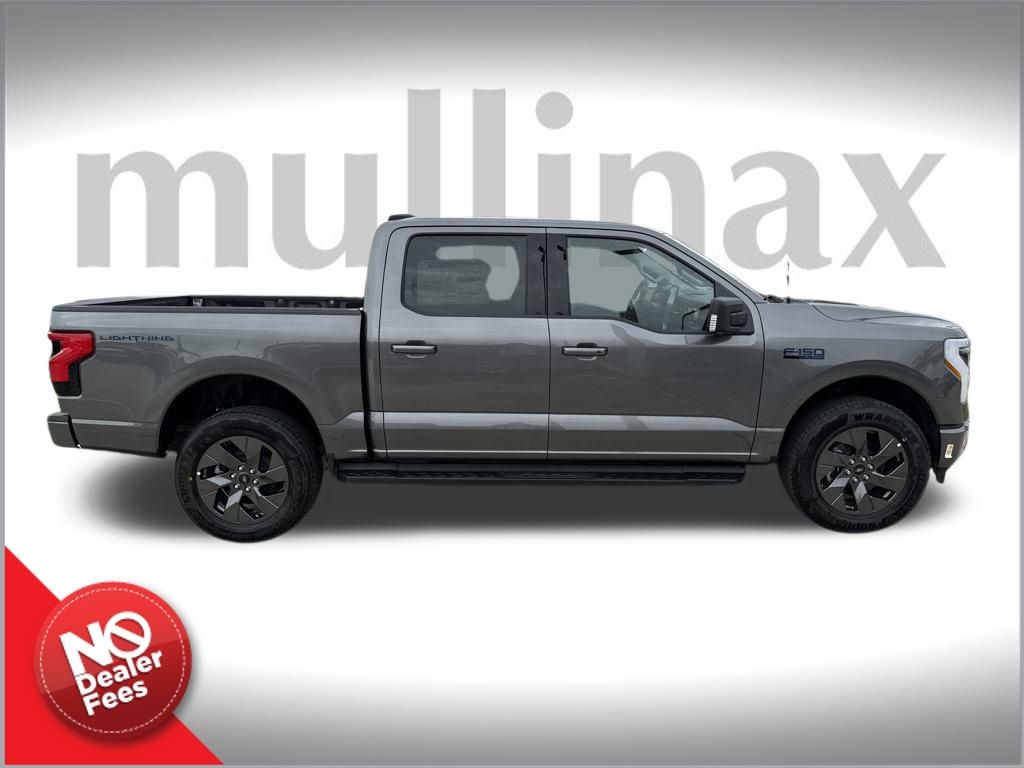 2025 Ford F-150 Lightning photo 2
