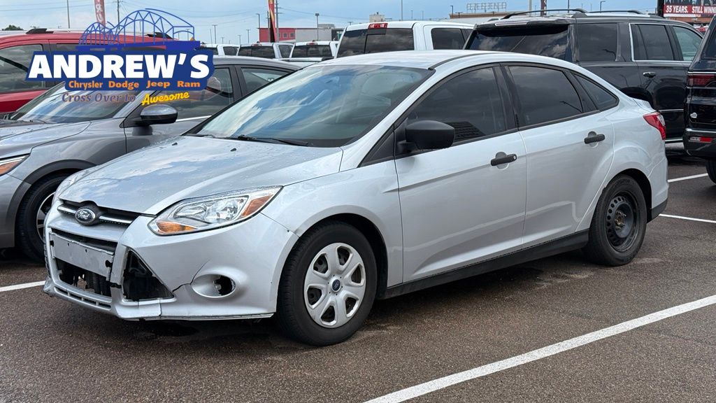 Ingot Silver 2014 Ford Focus Sedan Front-Wheel Drive 6-Speed Automatic