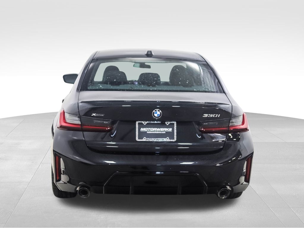 Thumbnail: 2025 BMW 3 Series - 4