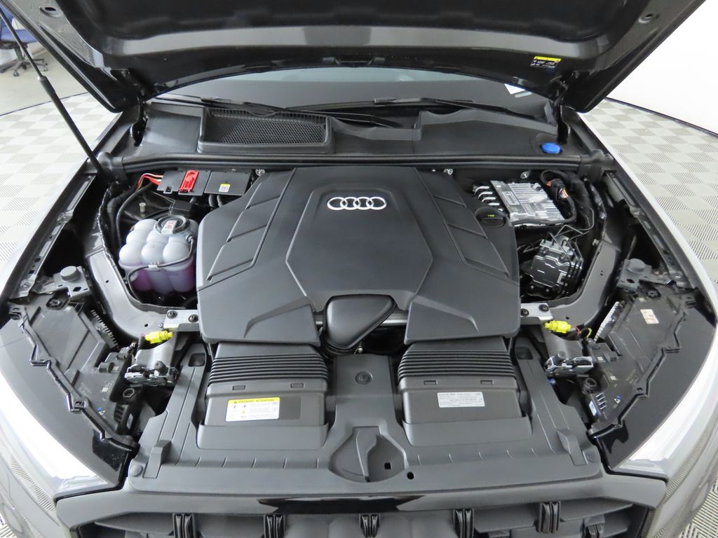 Thumbnail: 2025 Audi Q7 - 32