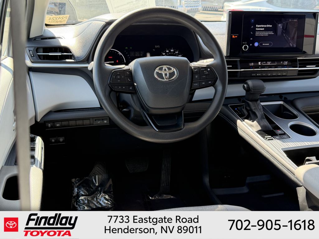 Used 2025 Toyota Sienna Van