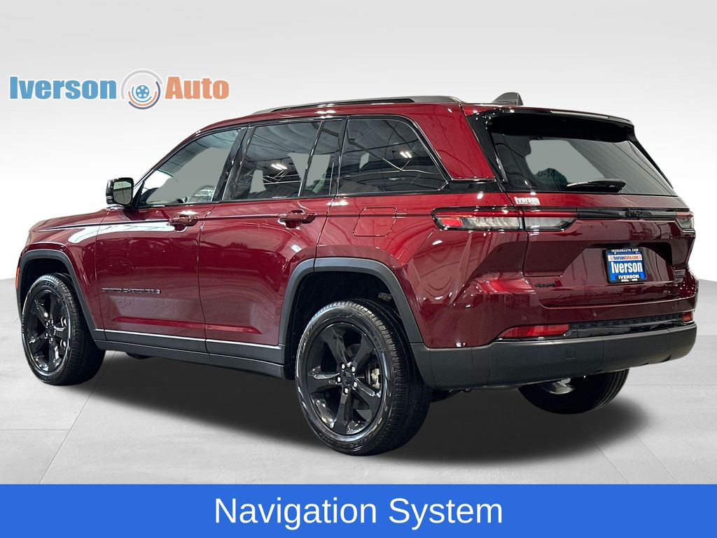 View vehicle photo 7