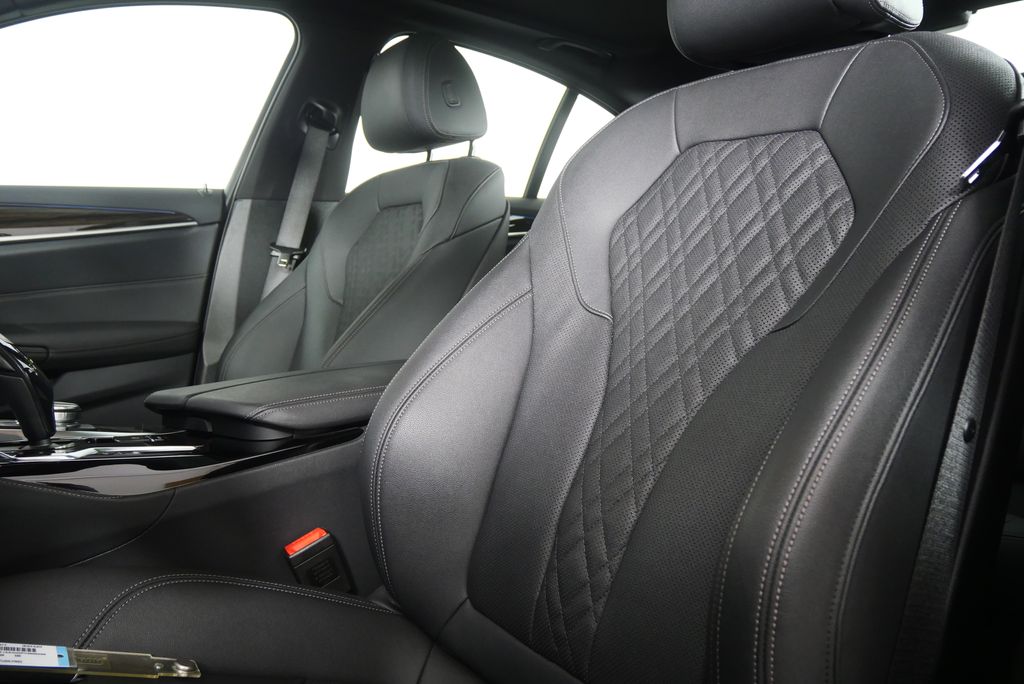 Thumbnail: 2023 BMW 5 Series - 11