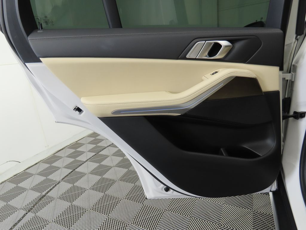 Thumbnail: 2022 BMW X5 - 25