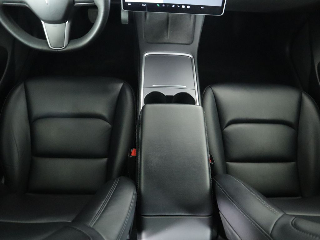 Thumbnail: 2021 Tesla Model 3 - 16