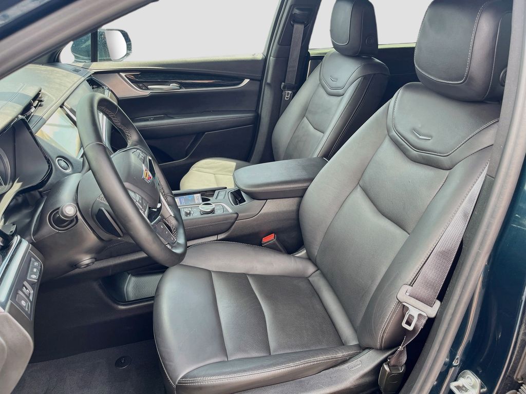 Used 2025 Green Cadillac Premium Luxury image 21