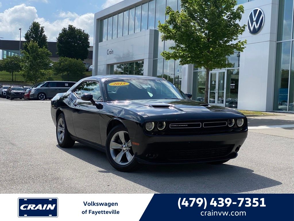 Pitch Black Clearcoat 2015 Dodge Challenger SXT RWD Coupe Rear-Wheel Drive 8-Speed Automatic