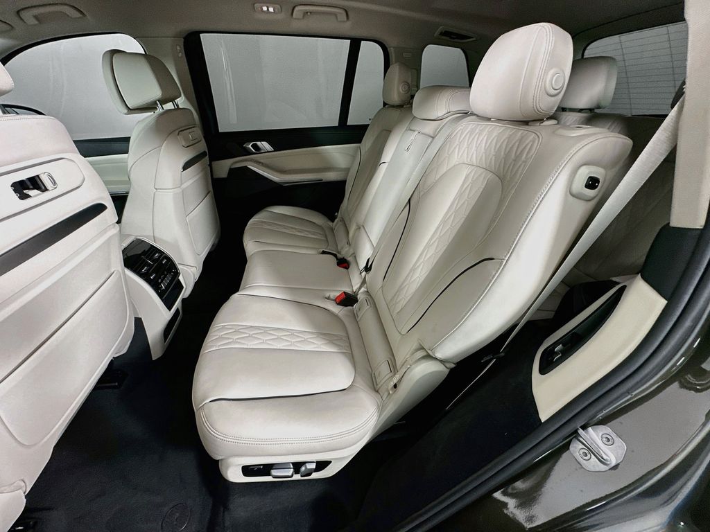 Thumbnail: 2024 BMW X7 - 25