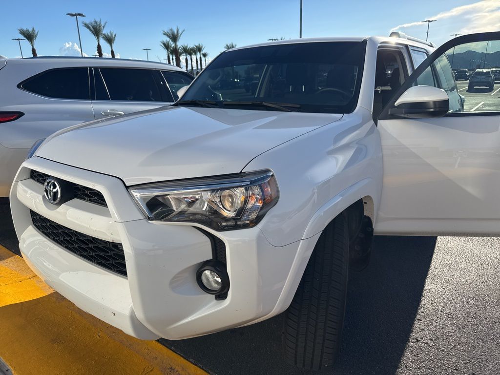 Thumbnail: 2017 Toyota 4Runner - 3