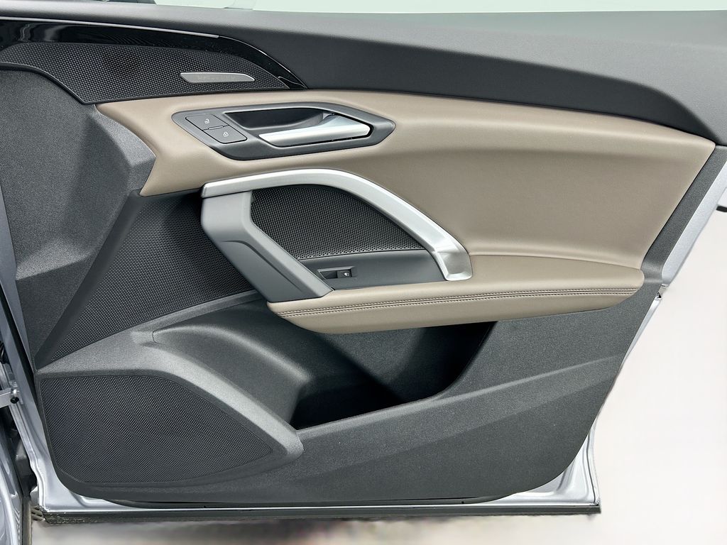 Thumbnail: 2025 Audi Q5 - 25