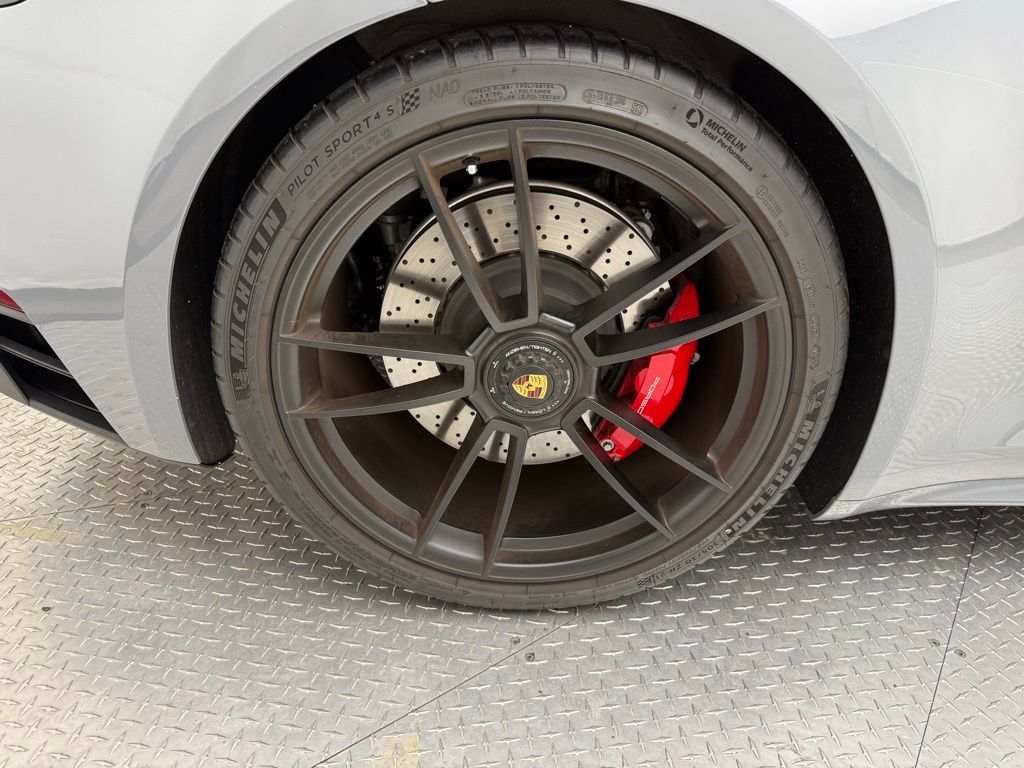 Thumbnail: 2023 Porsche 911 - 21