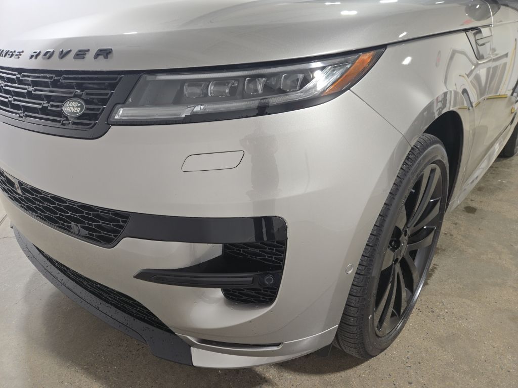 New 2026 Silver Land Rover Dynamic SE image 27